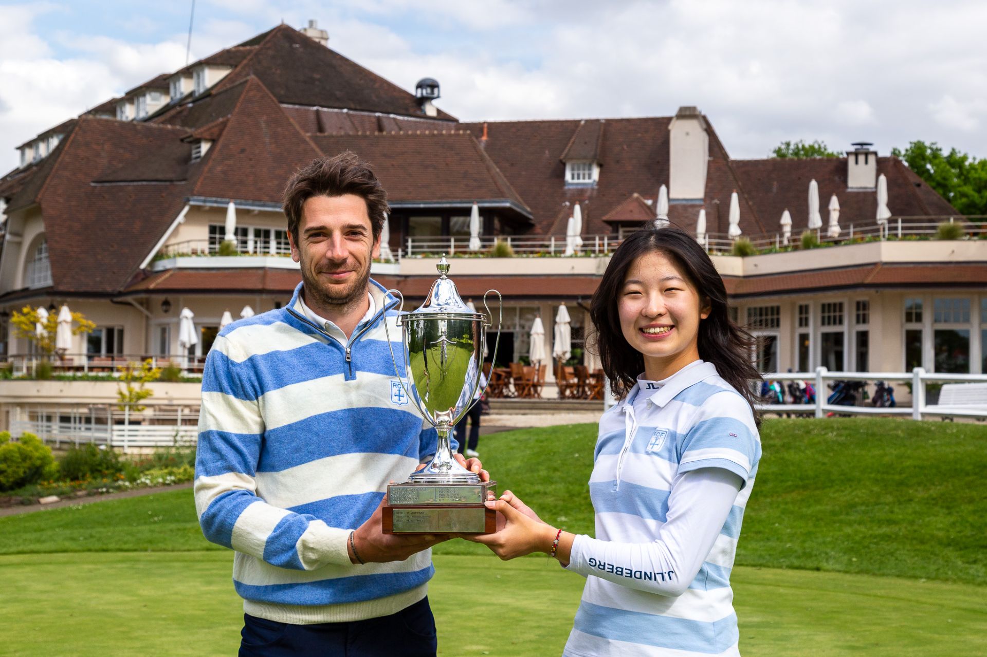 Giselle Zhao (RCF la Boulie) et Thomas Perrot (RCF la Boulie), vainqueurs du Grand Prix de Saint-Cloud 2025
